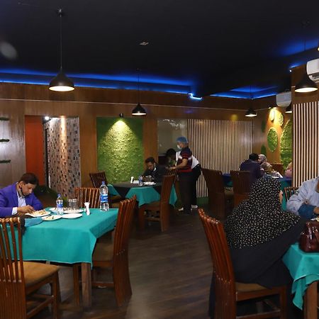 Rezala Restaurant And Residence Dhaka Exteriör bild