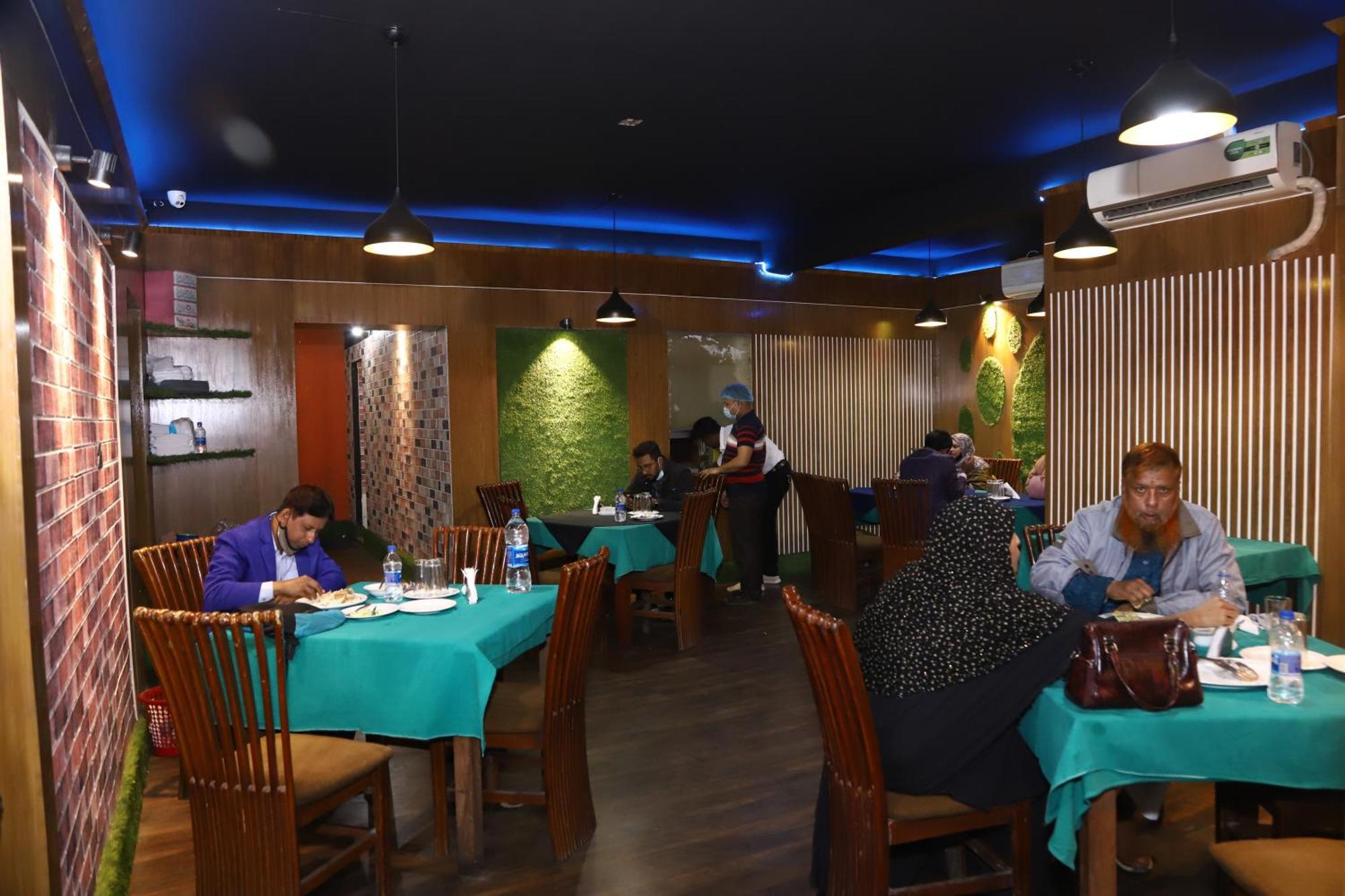 Rezala Restaurant And Residence Dhaka Exteriör bild